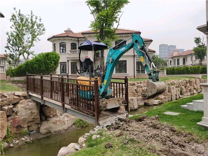 小挖機安全操作的注意事項